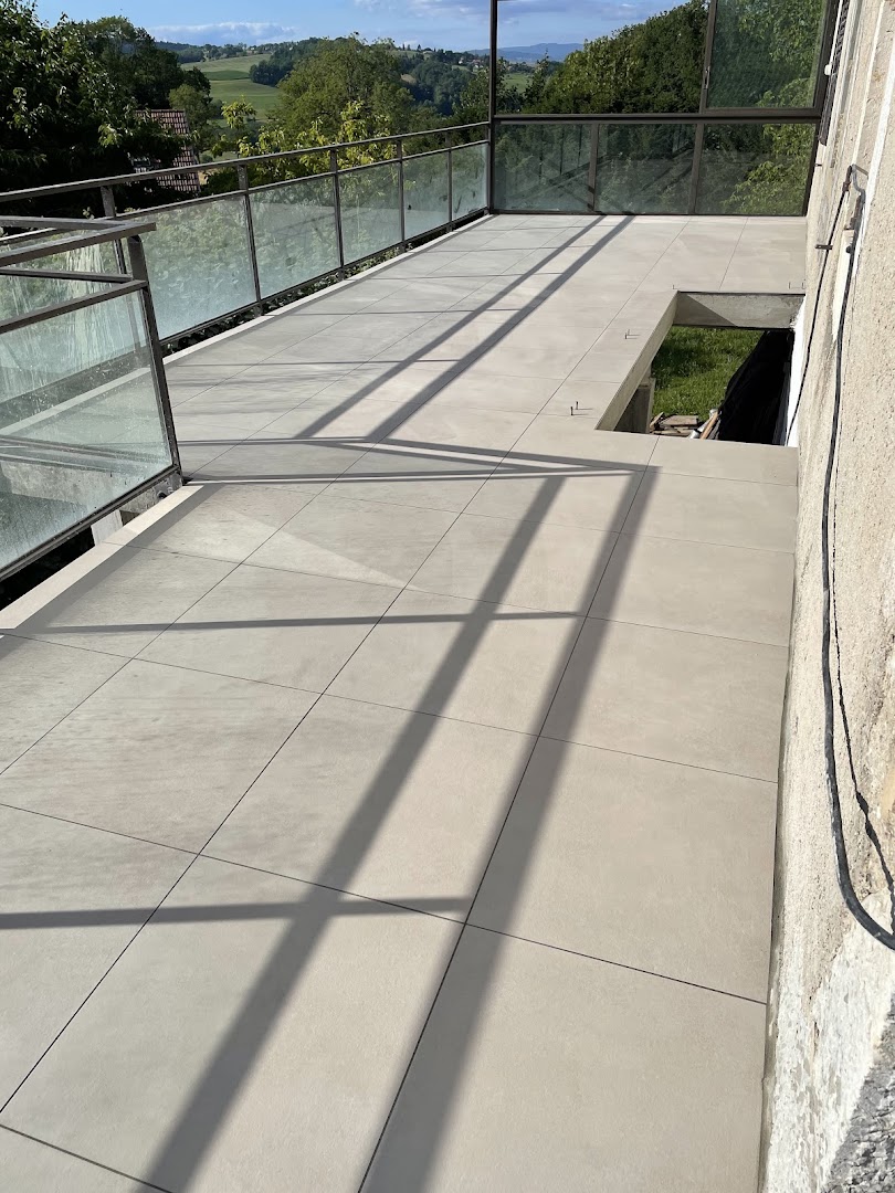 AEM RENOVATION — Photos 13